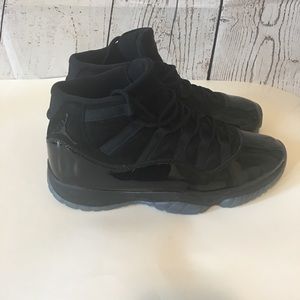 Air Jordan 11 cap and gown